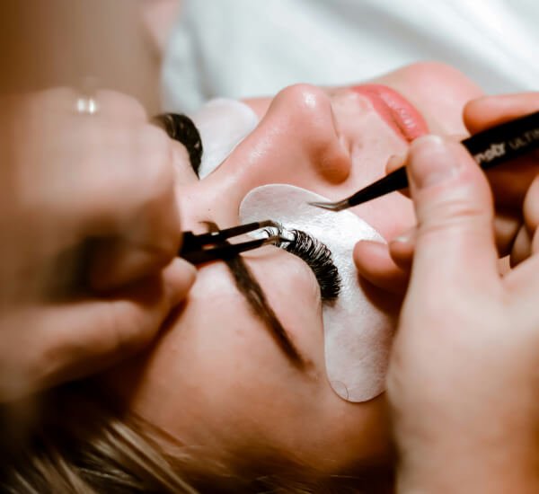 Eyelashes Extensions